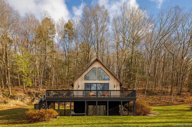 Building Photo - 407 White Schoolhouse Rd