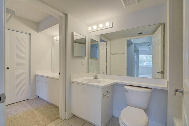 Photo - 266 Village Blvd Unidad 6103