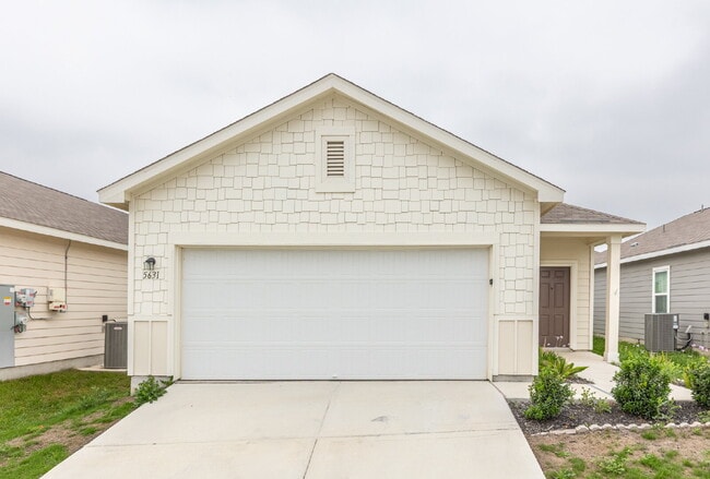 Building Photo - 5631 Pearl Mdw