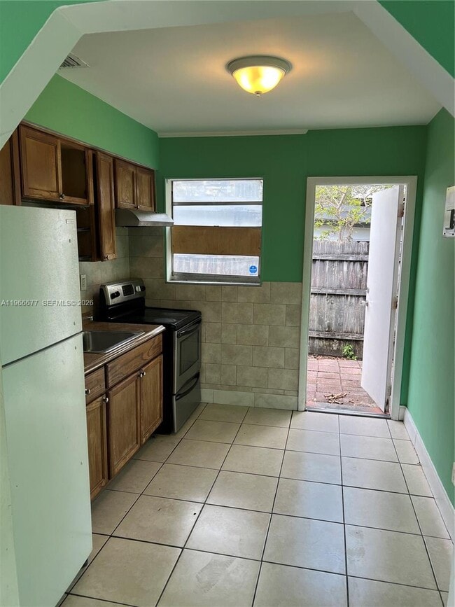 Photo - 1013 Foster Rd Unit 1