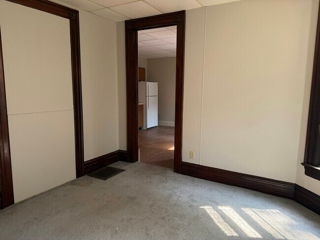 218 E Erie St Unit 2