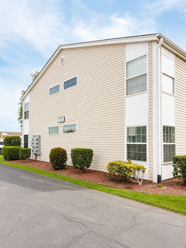 2257 Huntingdon Dr