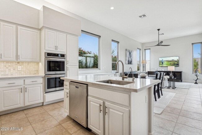 Building Photo - 10831 E White Feather Ln