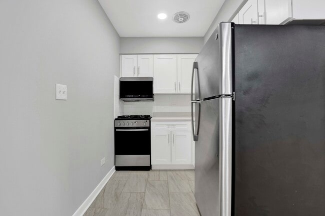 Photo - 3161 N Cambridge Ave