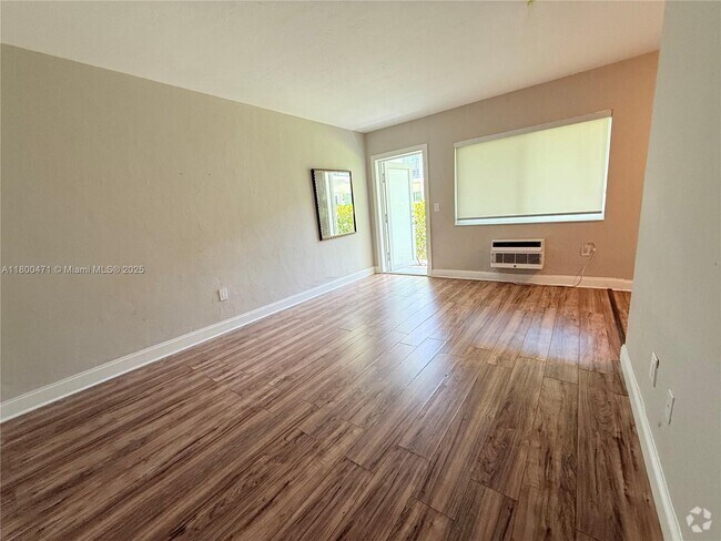 Building Photo - 9270 E Bay Harbor Dr Unit 9A Rental