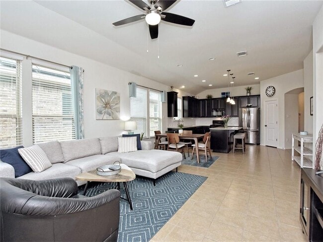 Photo - 305 Methodius Dr