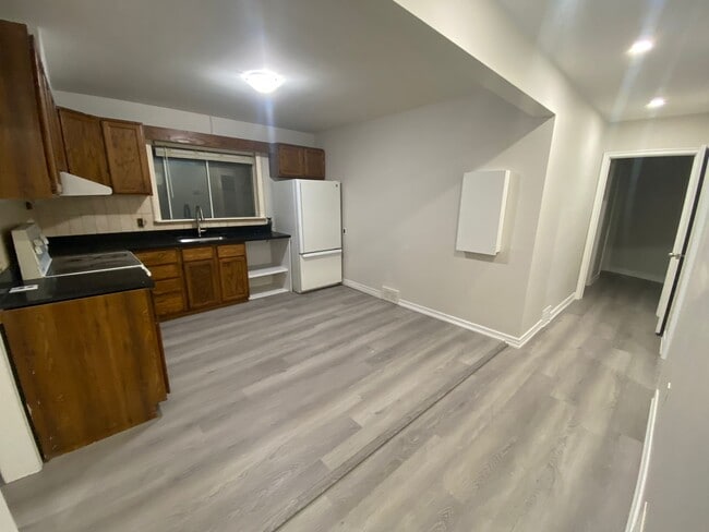 Photo - 35 Amberley Dr Unit 1 (Main Floor)