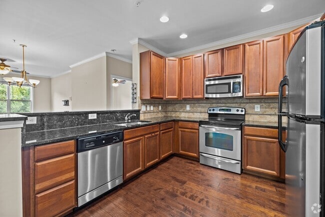 Building Photo - 1000 E Woodlawn Rd Rental