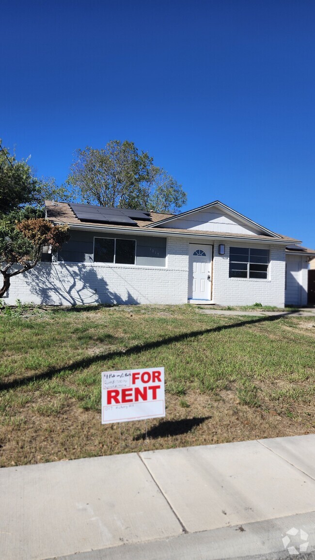 Building Photo - 1017 Hickory Hill Dr Rental