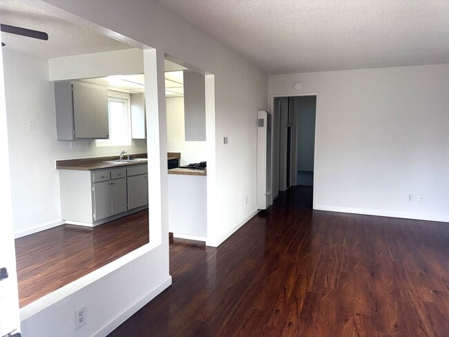 Photo - 16682 Algonquin St Unidad C