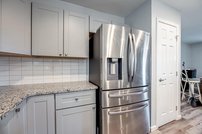 Photo - 3071 Highland Ave