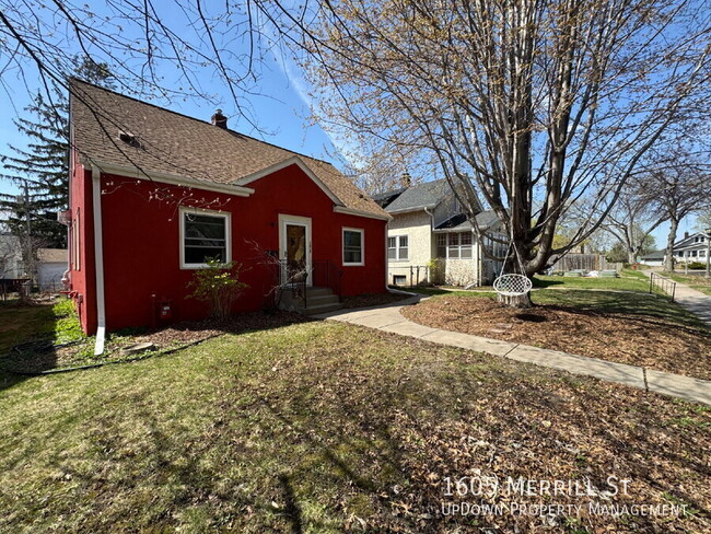 Building Photo - 1605 Merrill St