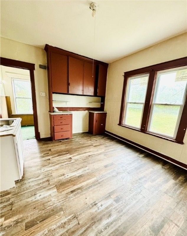 Photo - 351 Moselle St