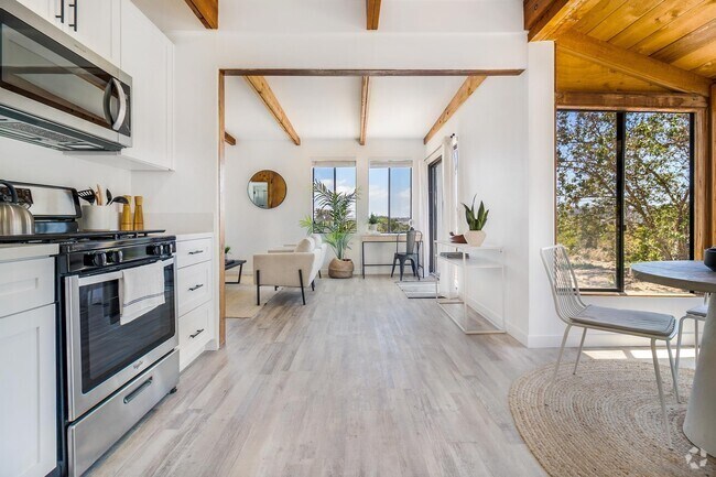 Building Photo - 3856 Via del Mar Rental