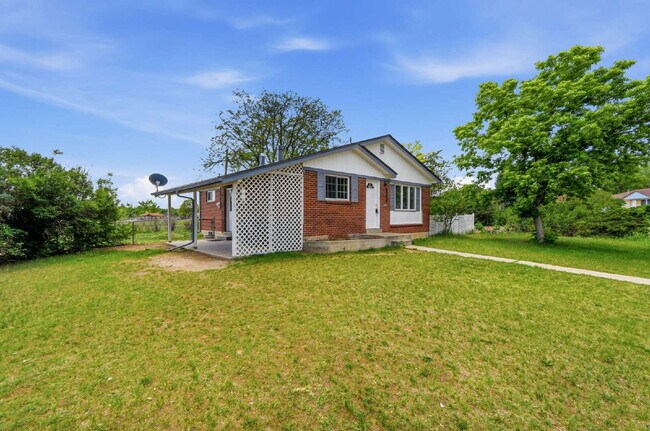 Photo - Charming 3-Bedroom with 2 Baths and Extra Room in Basement!