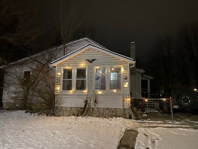 Photo - 2085 Cedar St