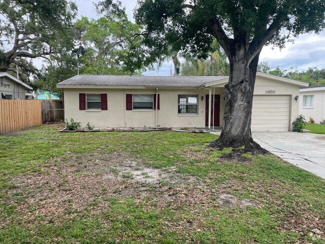 Building Photo - Charming 3-Bedroom Home with 1 Bath and 1-...
