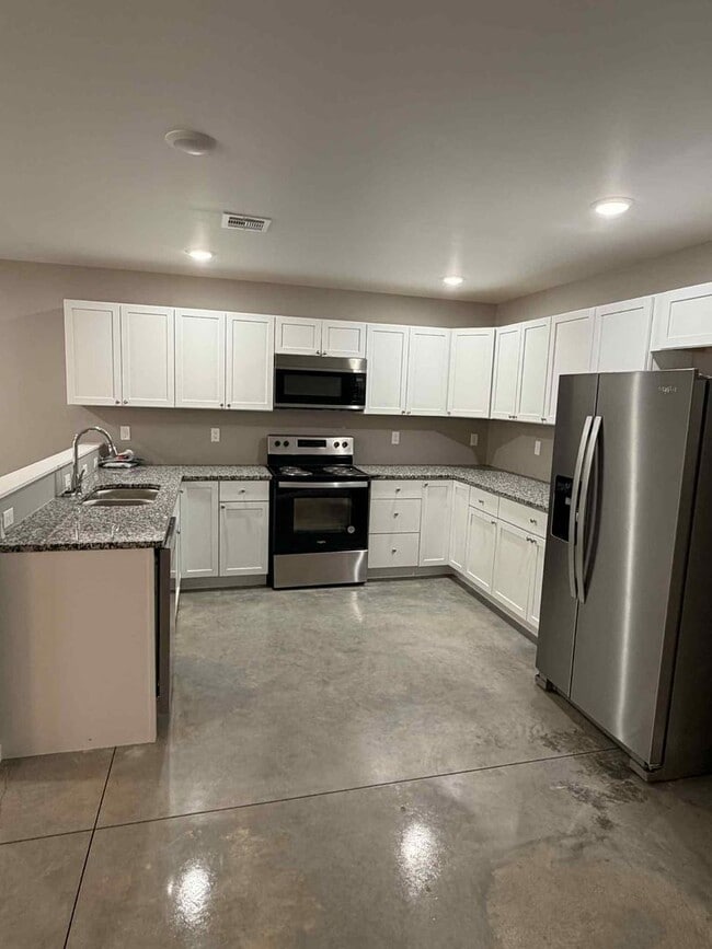 Photo - 321-323 S 4th St Unidad 323 S. 4th