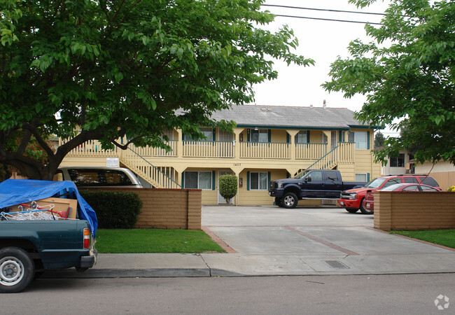 Building Photo - 1457 Holly Ave Rental