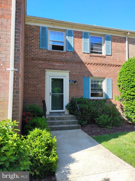 Building Photo - 5944 Westchester Park Dr Rental