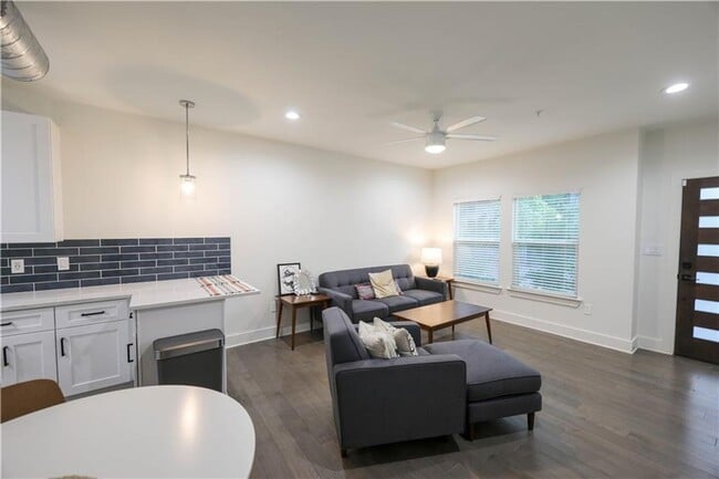 Photo - 8 Bedrooms 8 Baths Pre-leasing Now for 202...