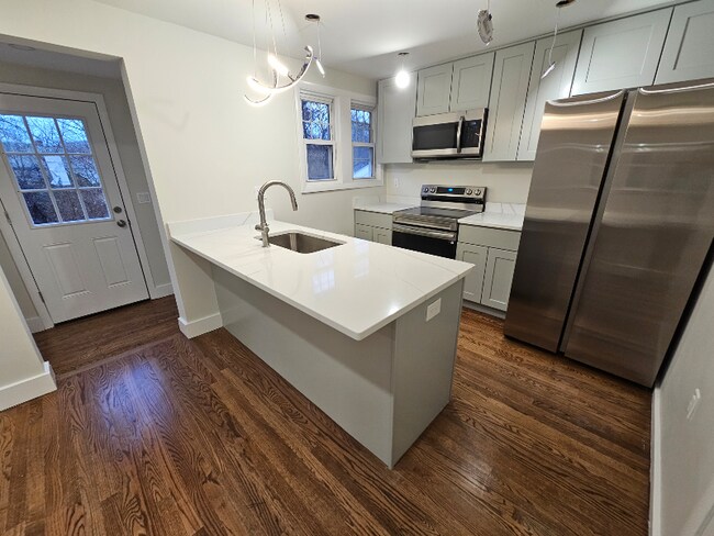 Photo - 1 Triangle St