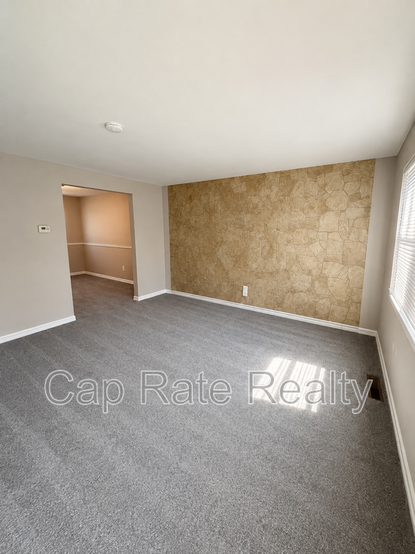 Photo - 1648 Smith Rd