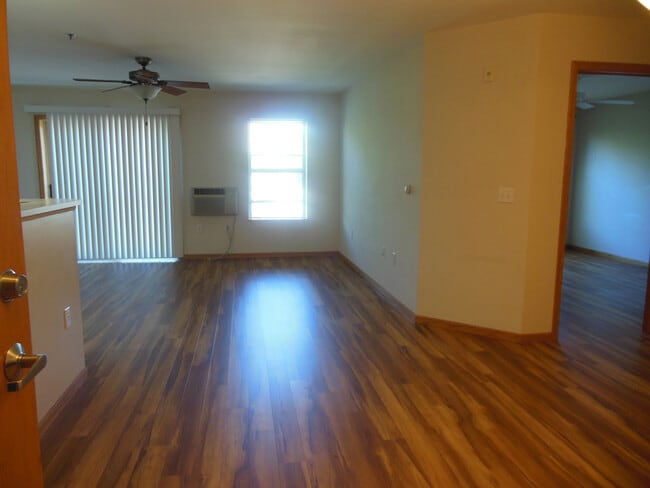 Photo - Washington Court Apartments