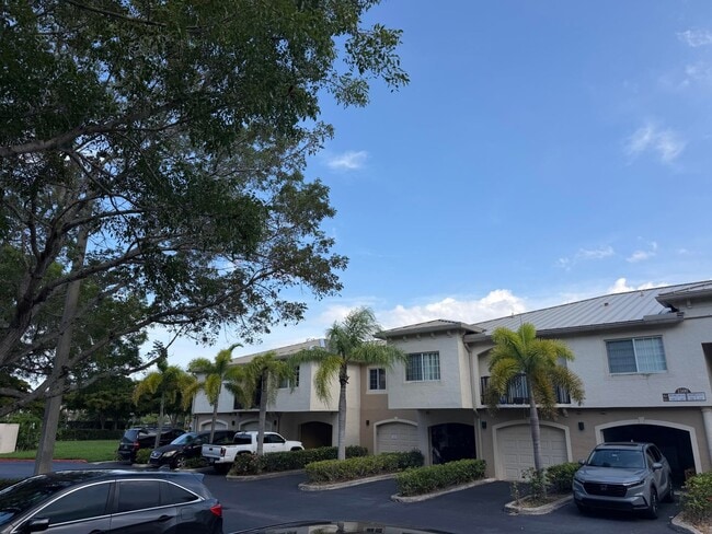 Building Photo - 1500 Crestwood Ct S Unit 1503