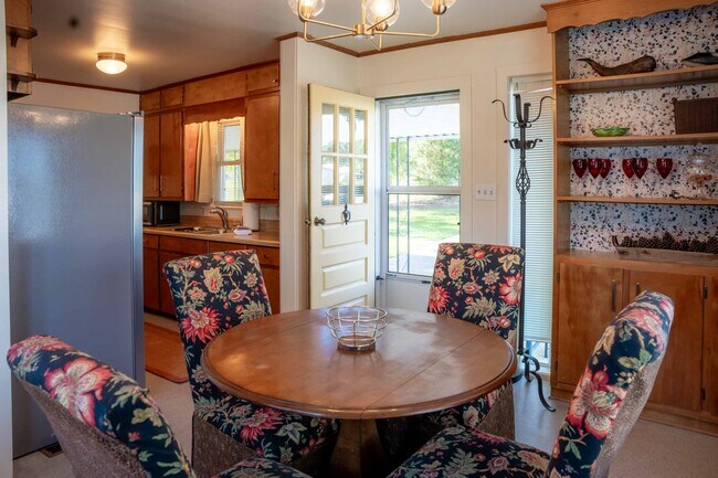 Photo - 1806 W Main St