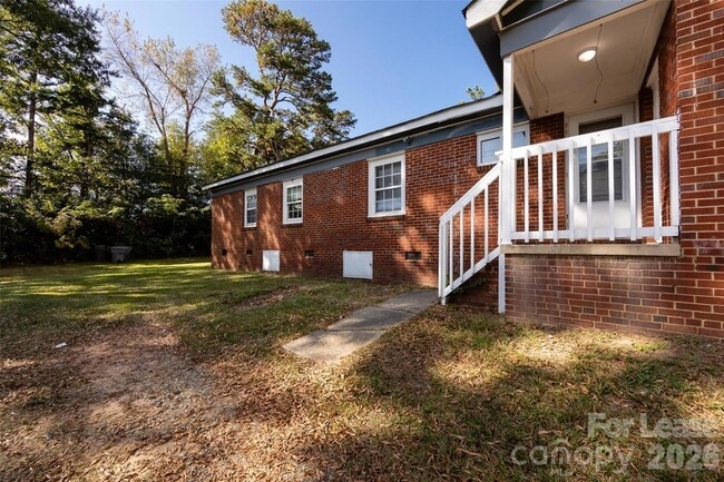 3427 Meredith Ave