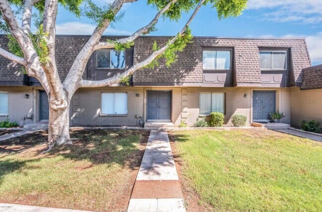 Building Photo - 1733 E Baker Dr Rental
