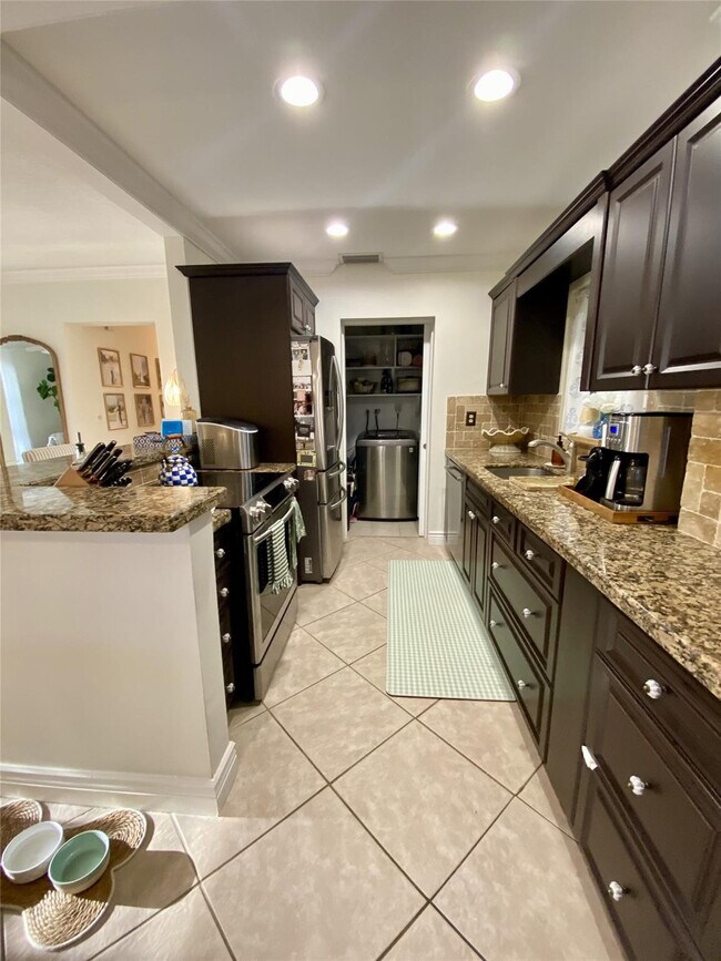 Photo - 2755 NE 28th Ave Unit E3