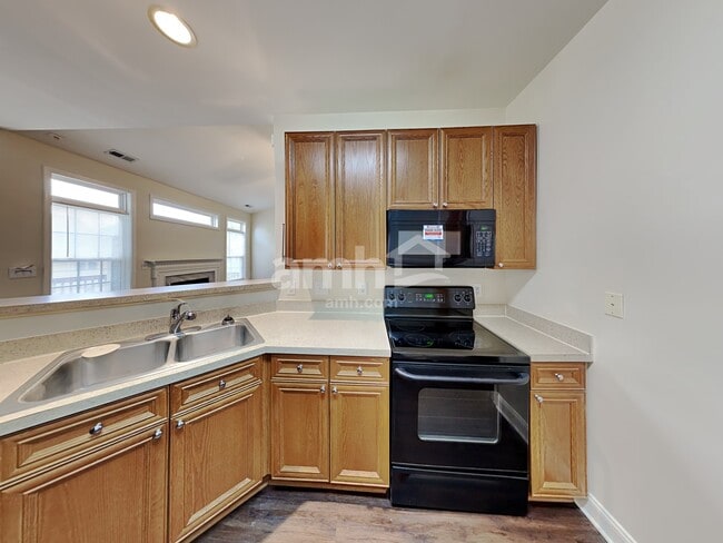 Photo - 112 Spalding Ln