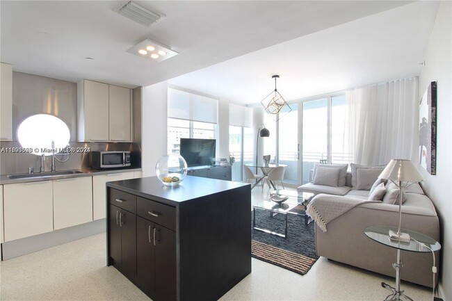 Photo - 225 Collins Ave Condominio Unidad # 6L