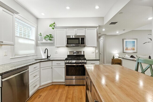 Photo - 227 Centre St Unit 1