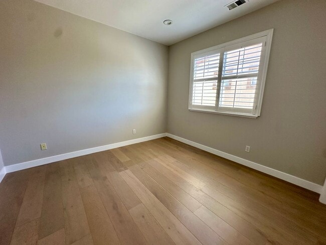 Building Photo - Charming & Fully Updated Home in Desirable Santa Clara