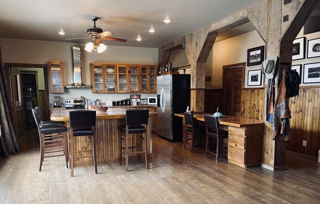 116 N 2nd St Unidad Silverado Suite