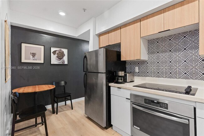 Photo - 810 7th St Unit 102