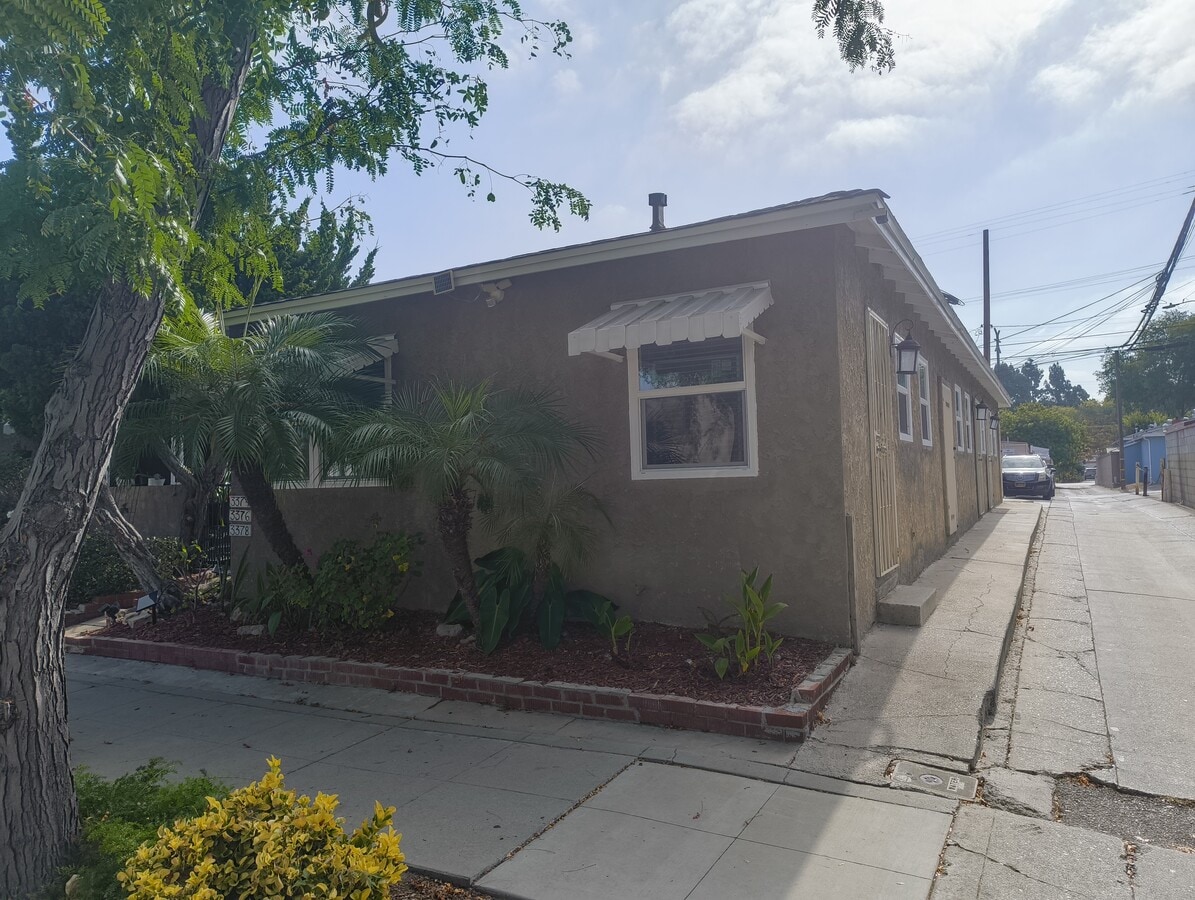 Photo - 3374 Cerritos Ave Unit 3374