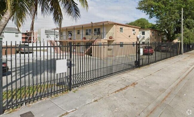 Building Photo - 1275 NW 60th St Unit 3 Rental