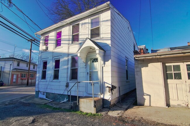 Photo - Manatawny Street 264/266 Unit 264