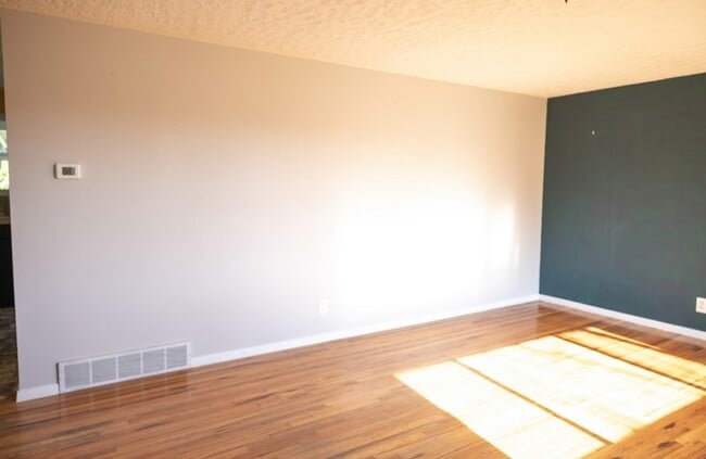 Photo - 2162 Jackson Ave