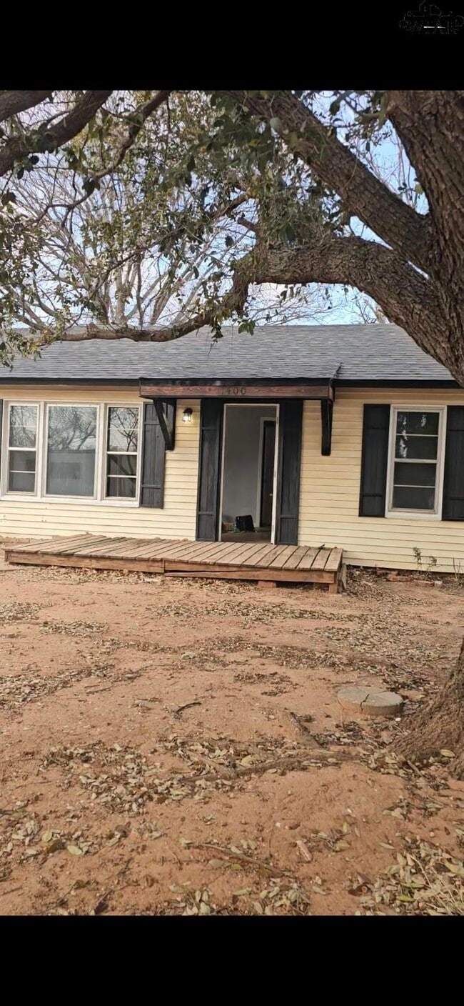 Building Photo - 1400 34th St