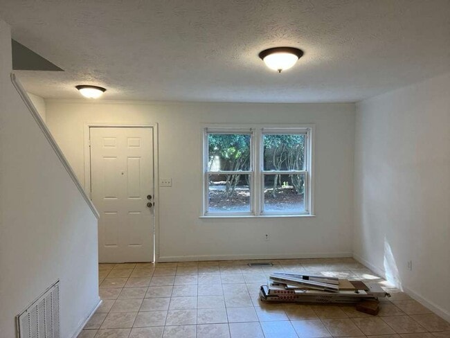 Photo - 610 37th Ave N