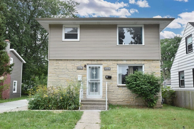 Photo - 5070 N 60th St Unit 5072 Lower