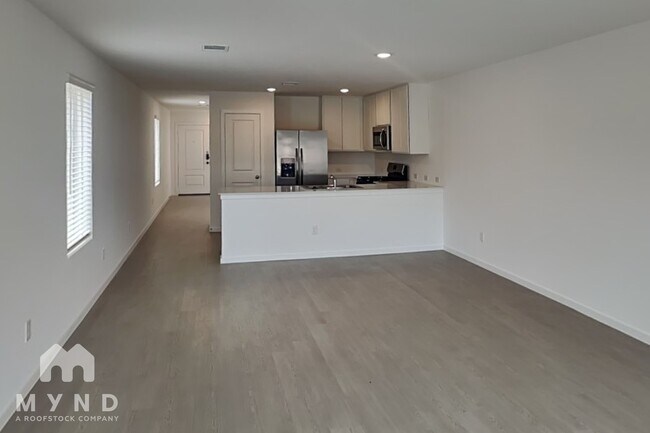 Photo - 914 Lago Laceno Ln