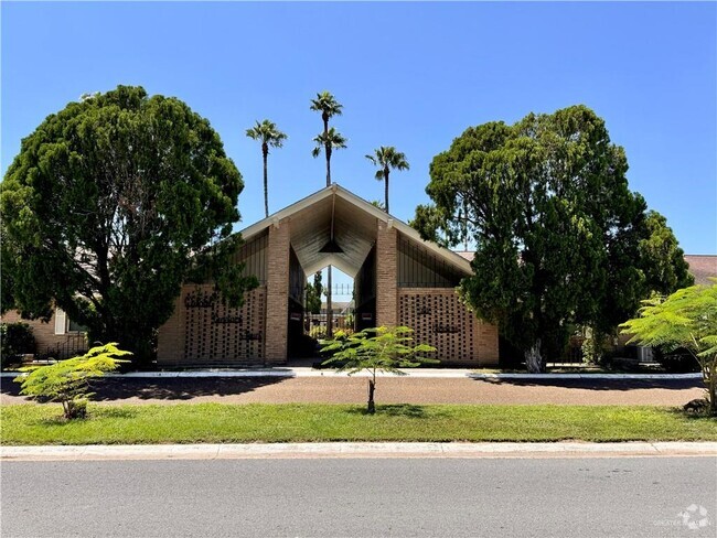 Building Photo - 701 Hibiscus Ave Unit 12 Rental