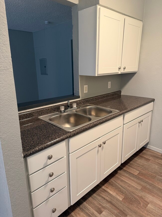 Building Photo - Pine Street Terrace Unit 55