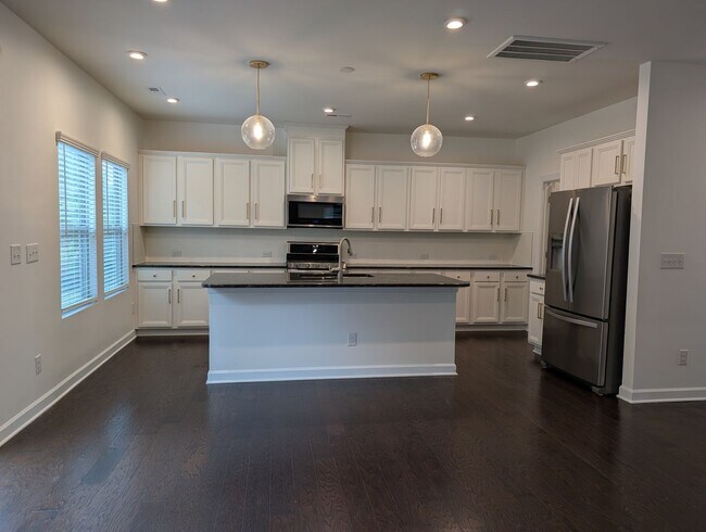 Photo - Gorgeous 4 beds, 2.5 bath home located in ...